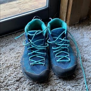 La Sportiva approach shoe